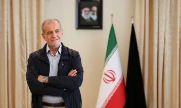 پزشکیان بدهکار چپ‌های رادیکال نیست