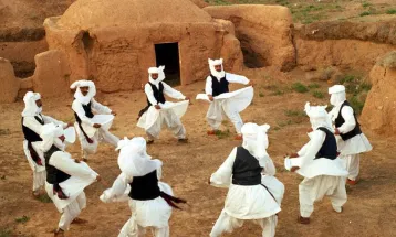 آشنایی با دیار علم و عرفان