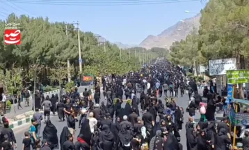 پیاده‌روی ۶۰ هزار نفری جاماندگان اربعین در کاشمر