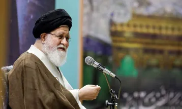 مکلفیم در مقابل نظام‌های استکباری ایستادگی کنیم