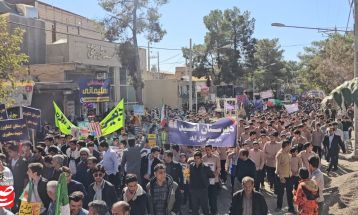 راهپیمایی پر شور مردم خلیل‌آباد در ۱۳ آبان