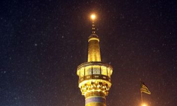 بارش برف در حرم مطهر رضوی