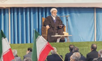 بصیرت و صبر کلید عبور از فتنه‌ها است