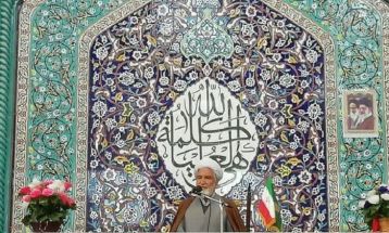 عدم اجرای فرمایشات رهبری، ضربه به نظام است
