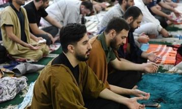 مراسم اعتکاف کلات با استقبال جوانان