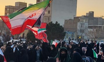 اجتماع بزرگ مردم مشهد در میدان فجر