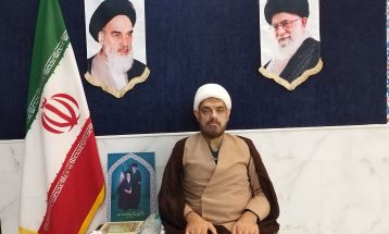 فیروزه با حضور خود دشمن را مأیوس می‌کند