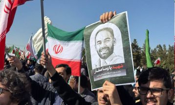 تجمع دانشجویان و سنگ‌پرانی دانشجونماها در دانشگاه فردوسی