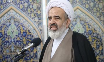 انقلاب اسلامی هیمنه شرق و غرب را شکست
