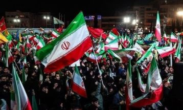 حرکت‌های مردمی هویت ایرانی اسلامی را تقویت می‌کند