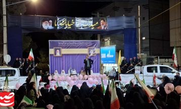 اجتماع شبانه مردم شهرستان بجستان در چهارراه انقلاب