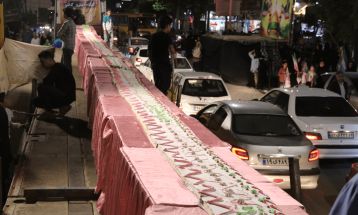عاشقان امام رضا در مشهد ۱۱۰متر کیک پختند