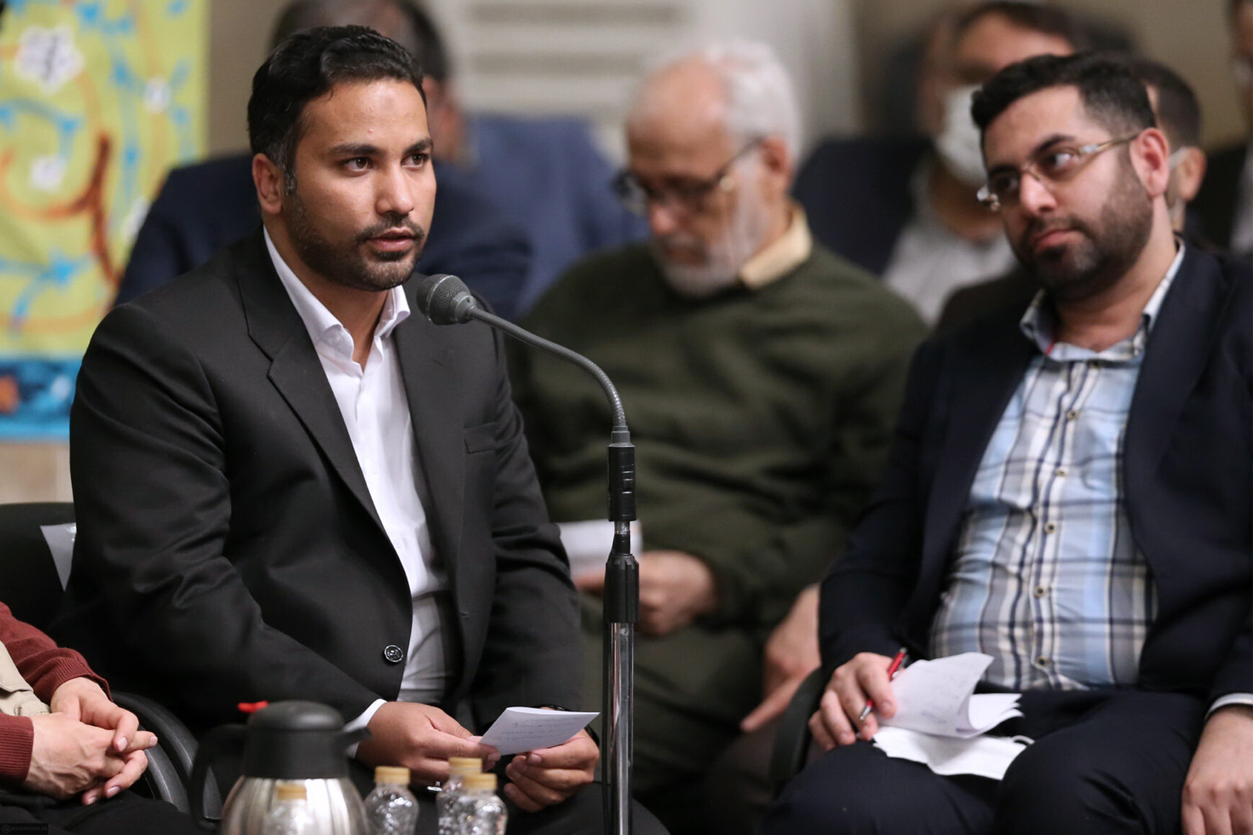 شعرخوانی شاعر کاشمری در محضر رهبر معظم انقلاب