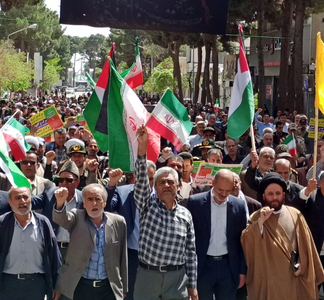 راهپیمایی مردم تربت‌حیدریه در حمایت از عملیات «وعده صادق»