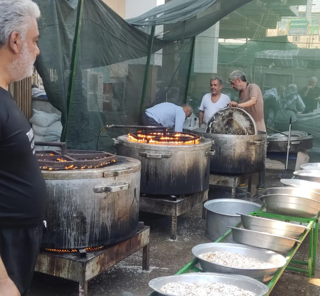 خدمت‌رسانی موکب عاشقان امام‌ رضا نیشابور به‌زائران اربعین