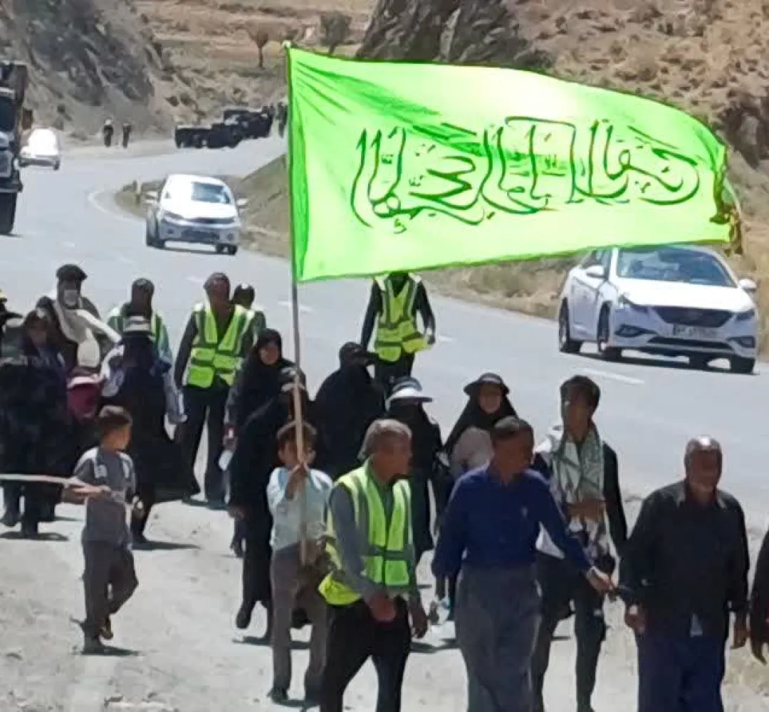 زائران پیاده امام مهربانی‌ها بر سَر قرار هشتم