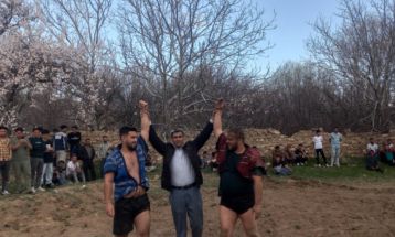 برگزاری مسابقات کشتی باچوخه‌ در روستای کوه‌سخت نیشابور