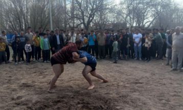 برگزاری مسابقات کشتی باچوخه‌ در روستای کوه‌سخت نیشابور